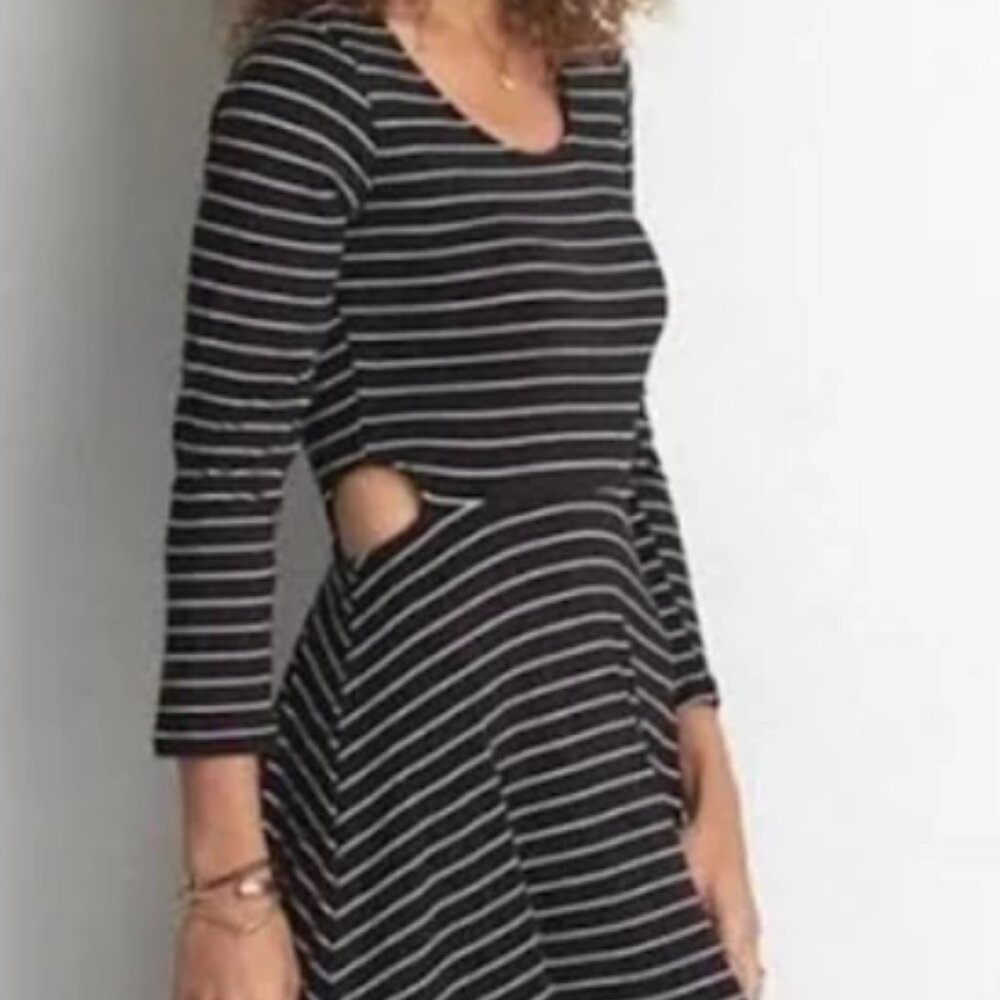 American Eagle Outfitters black & white 3/4-sleeve dress w/ waist cutouts sz S